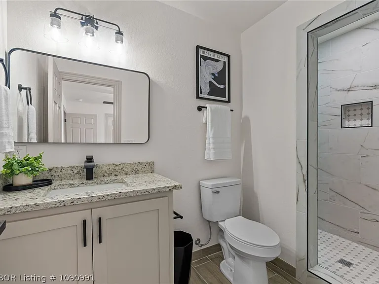 10415 A & B Preston Ct — Photo 13