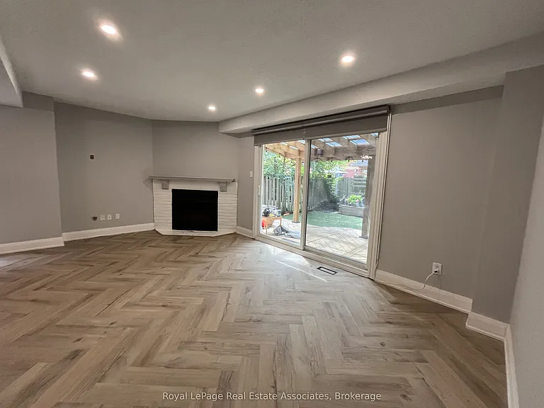 1112 Gable Dr — Photo 4