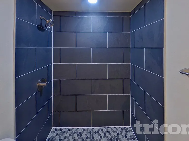 7147 Silverwind Cir — Photo 15