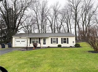 2790 Forest Hill Dr, Auburn, NY 13021