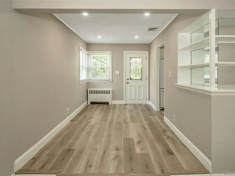 83 Knickerbocker Rd N — Photo 8