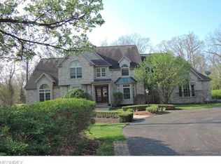 17512 Lakesedge Trl, Chagrin Falls, OH 44023