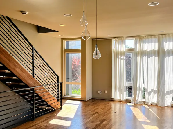 1844 11th Ave W, Seattle, WA 98119