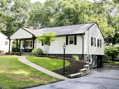 61 Oneida Ave, Oakland, NJ, 07436