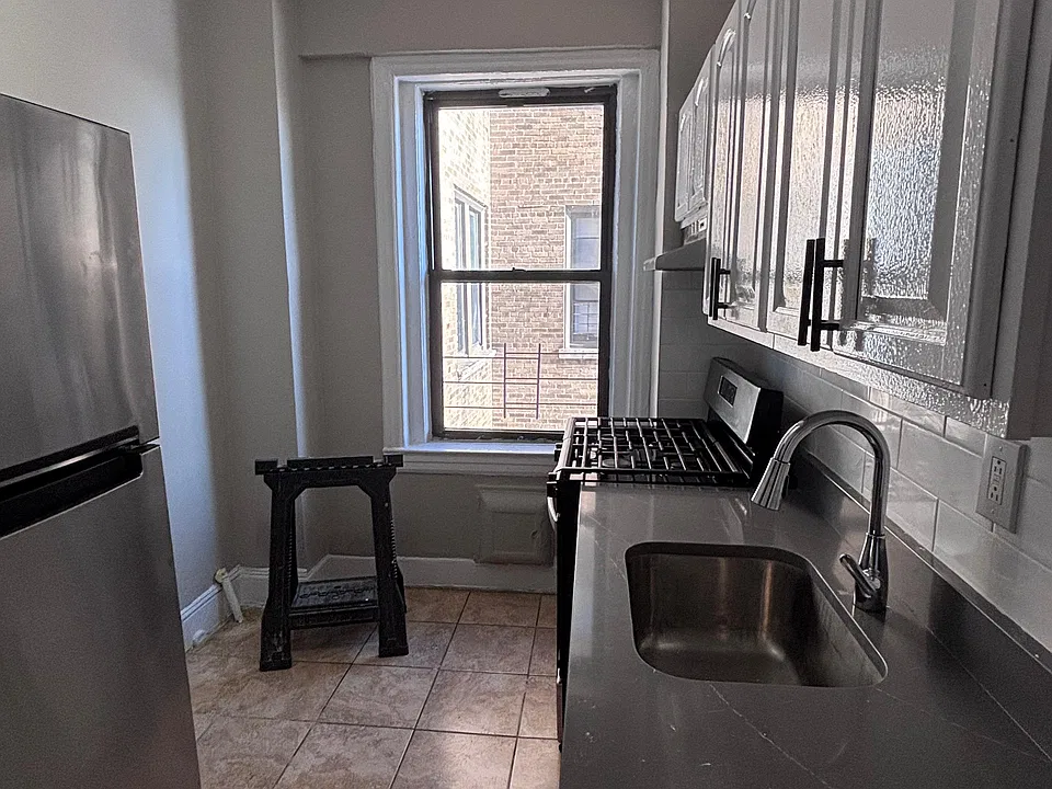 155 S Harrison St #903B