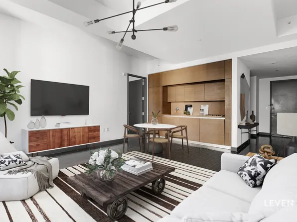 20 Pine Street 2706 image 3 of 14