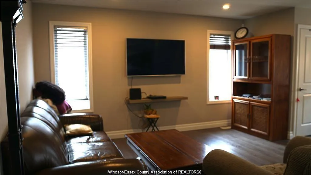 3 bed, $2,750 — Photo 3