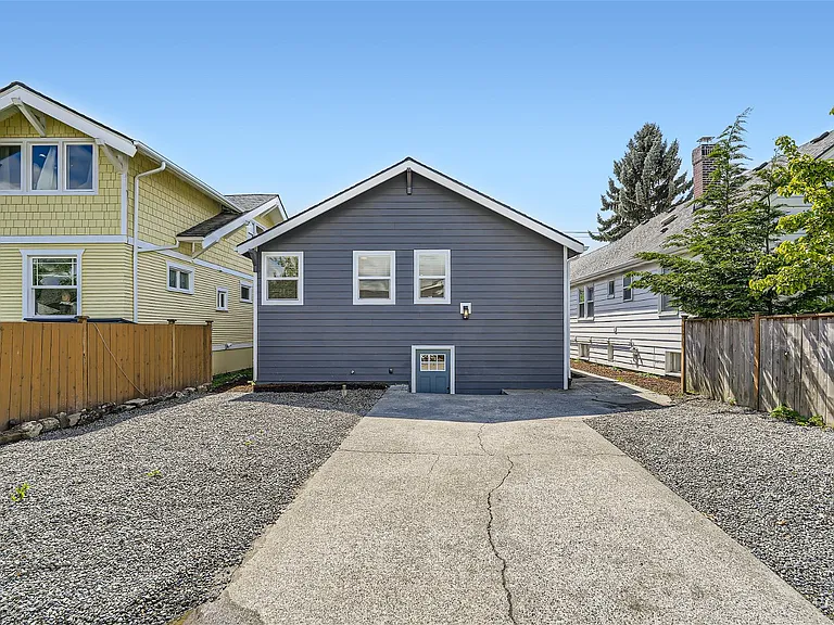 1704 S Hanford St — Photo 27