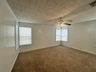 415 N Doak St — Photo 7