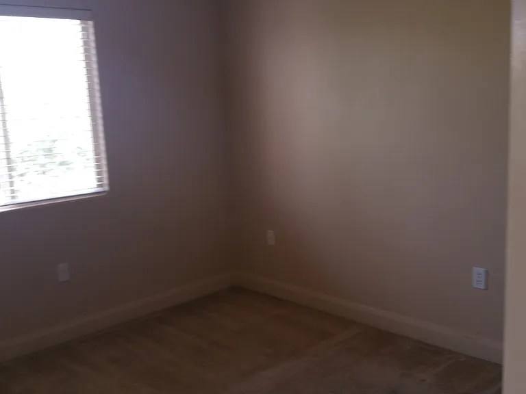 700 N Main E 6/h 4/h 5/h #8 — Photo 17