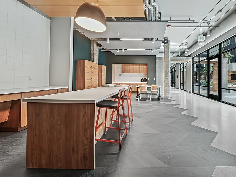 AMLI Spring District — Photo 31