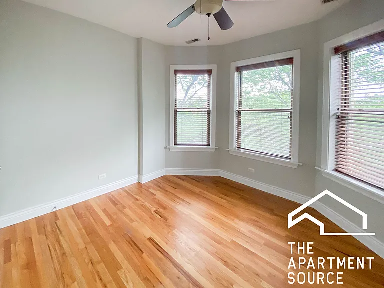 1210 W Waveland Ave #2 — Photo 3