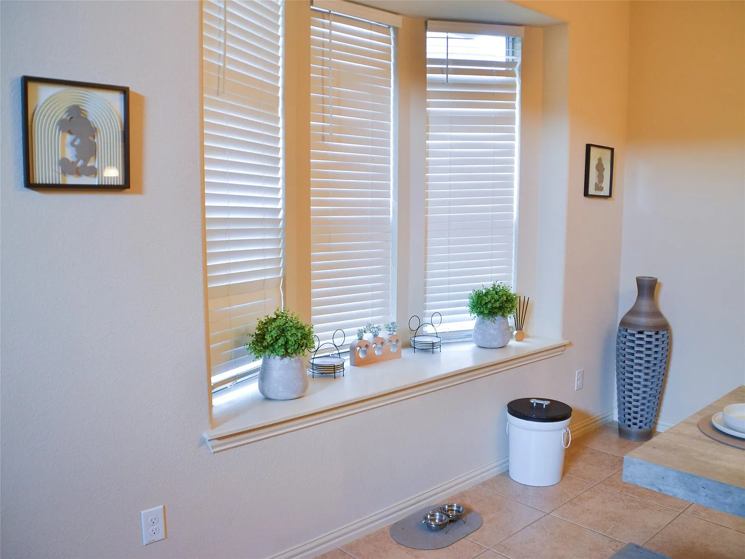 4 bed, 3088 sqft, $3,150 — Photo 4