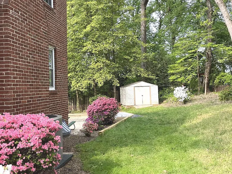 4408 Glenridge St — Photo 4