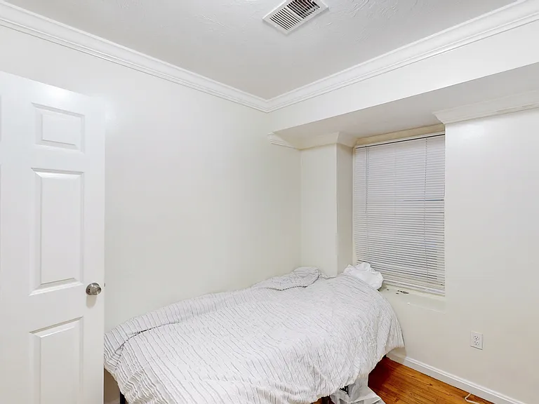 712 Shawmut Ave #1P — Photo 18