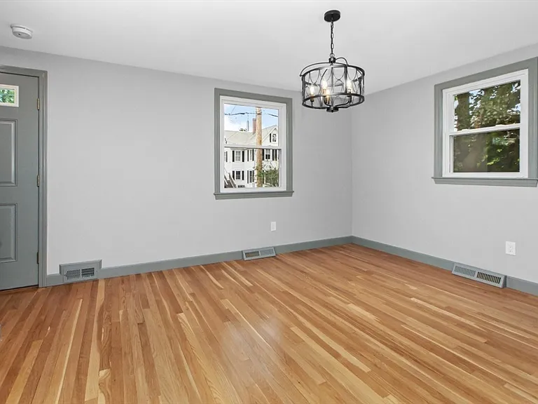 29 Harbor St — Photo 7