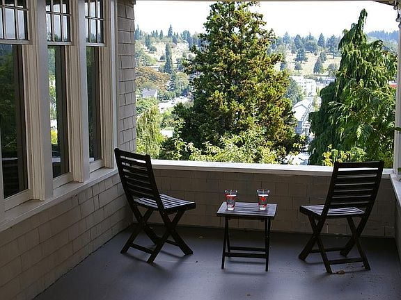 3rd image of 5012 21st Ave NE