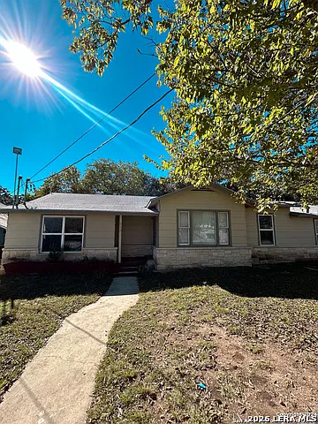 3 bed, 2.0 bath, 1767 sqft, $2,000 — Photo 1