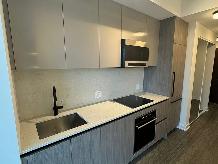 425 Front St E #701 — Photo 6