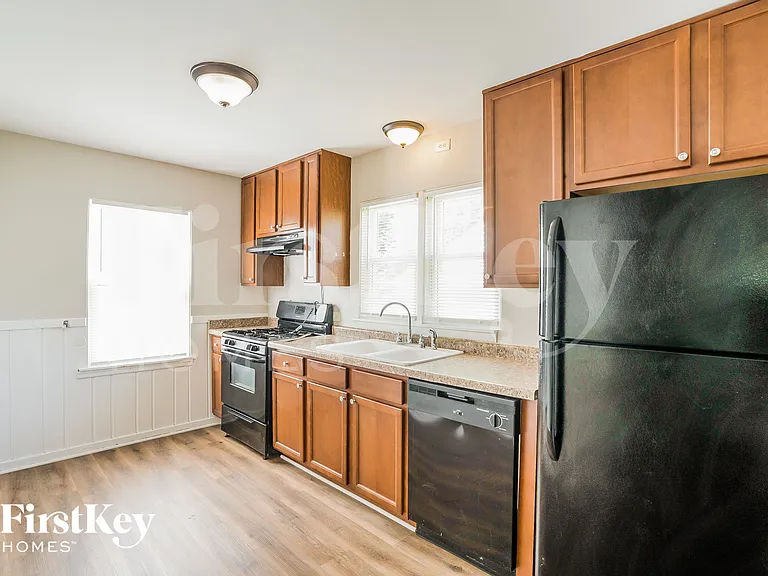 1026 Muirfield Ave — Photo 6