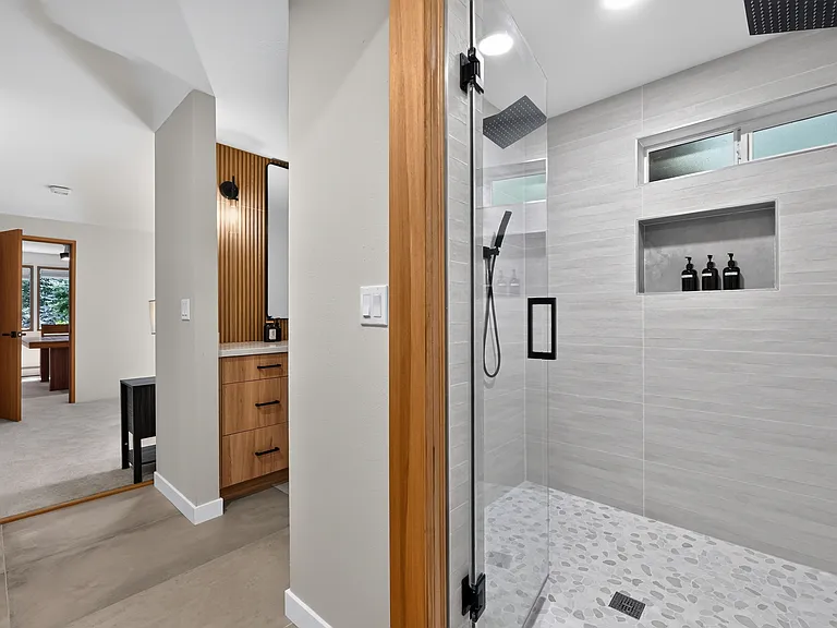 13525 NE 50th St — Photo 14