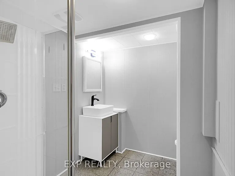 2247 Miramichi St — Photo 33
