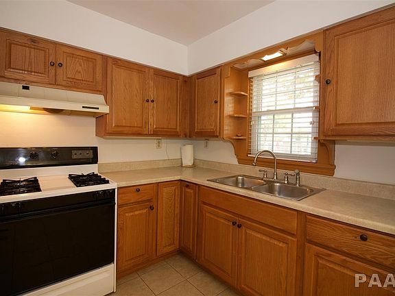 2nd image of 2402 N Gale Ave