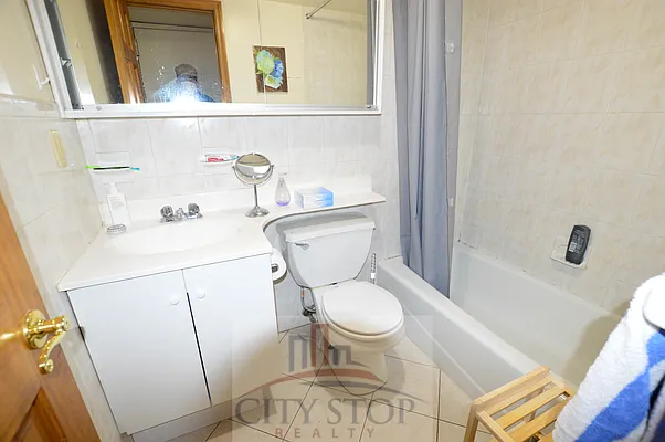 Rented by City Stop Realty | media 4