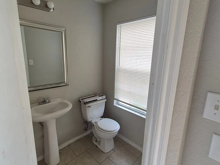 4526 Safe Hbr — Photo 28