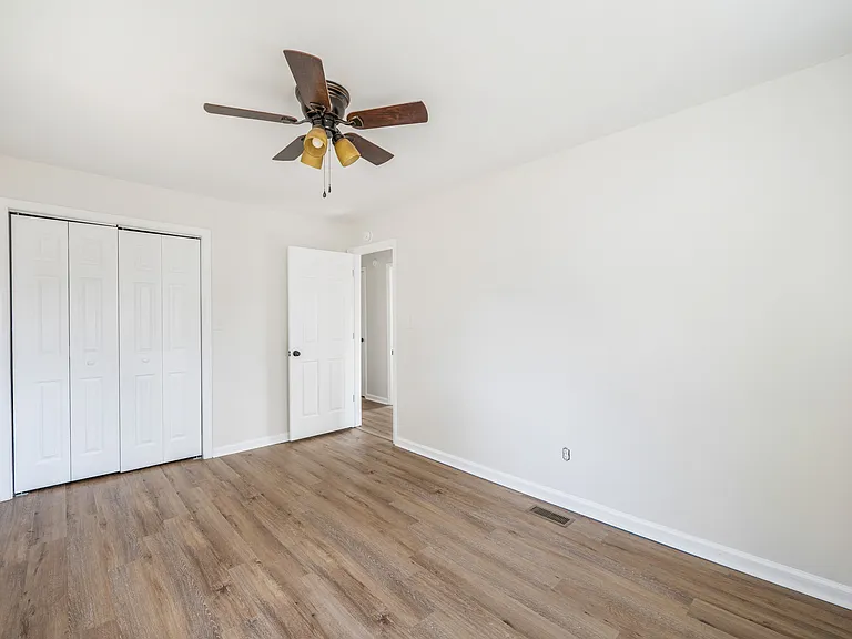 242 Newcomb Dr — Photo 9