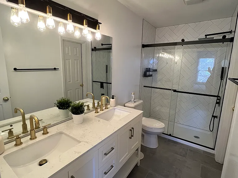 Rotunda Cir — Photo 13