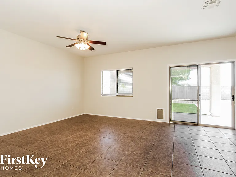 8423 S Egyptian Dr — Photo 2