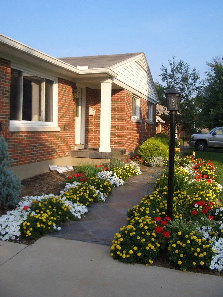 1603 Vivian Ln photo 1