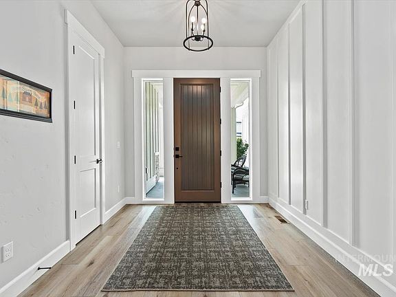 4th image of 4074 E Awbrey St