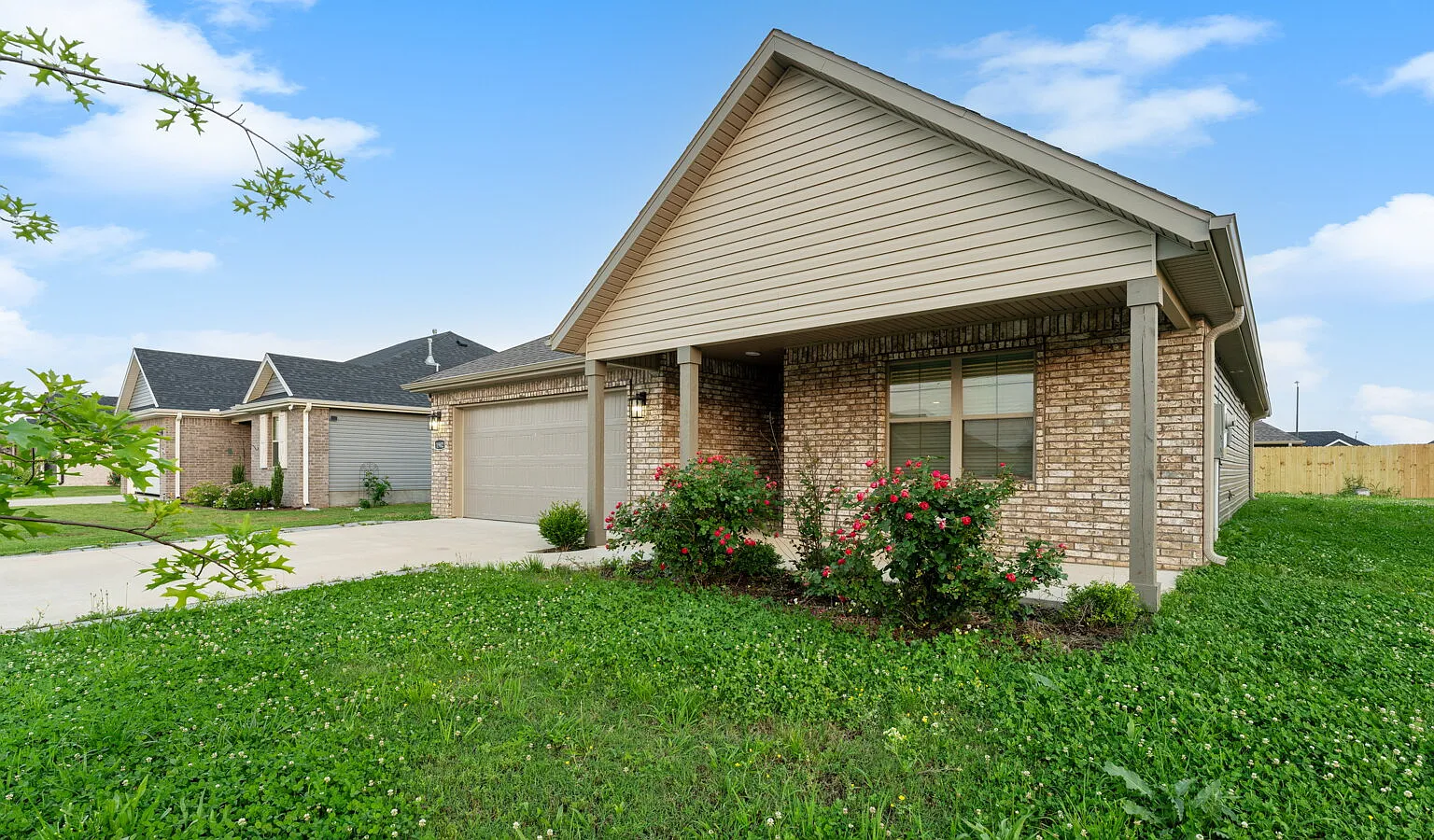 4 bed, 2.0 bath, 1470 sqft, $1,700 — Photo 3