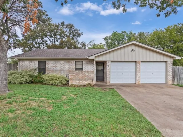 424 E Johnson St, Hewitt, TX 76643