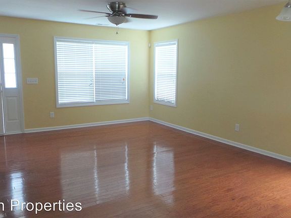 2nd image of 1307 Silver Dr