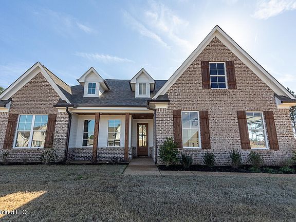 5th image of 111 Garrett Dr
