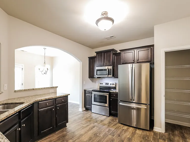 285 Magnaview Dr — Photo 6