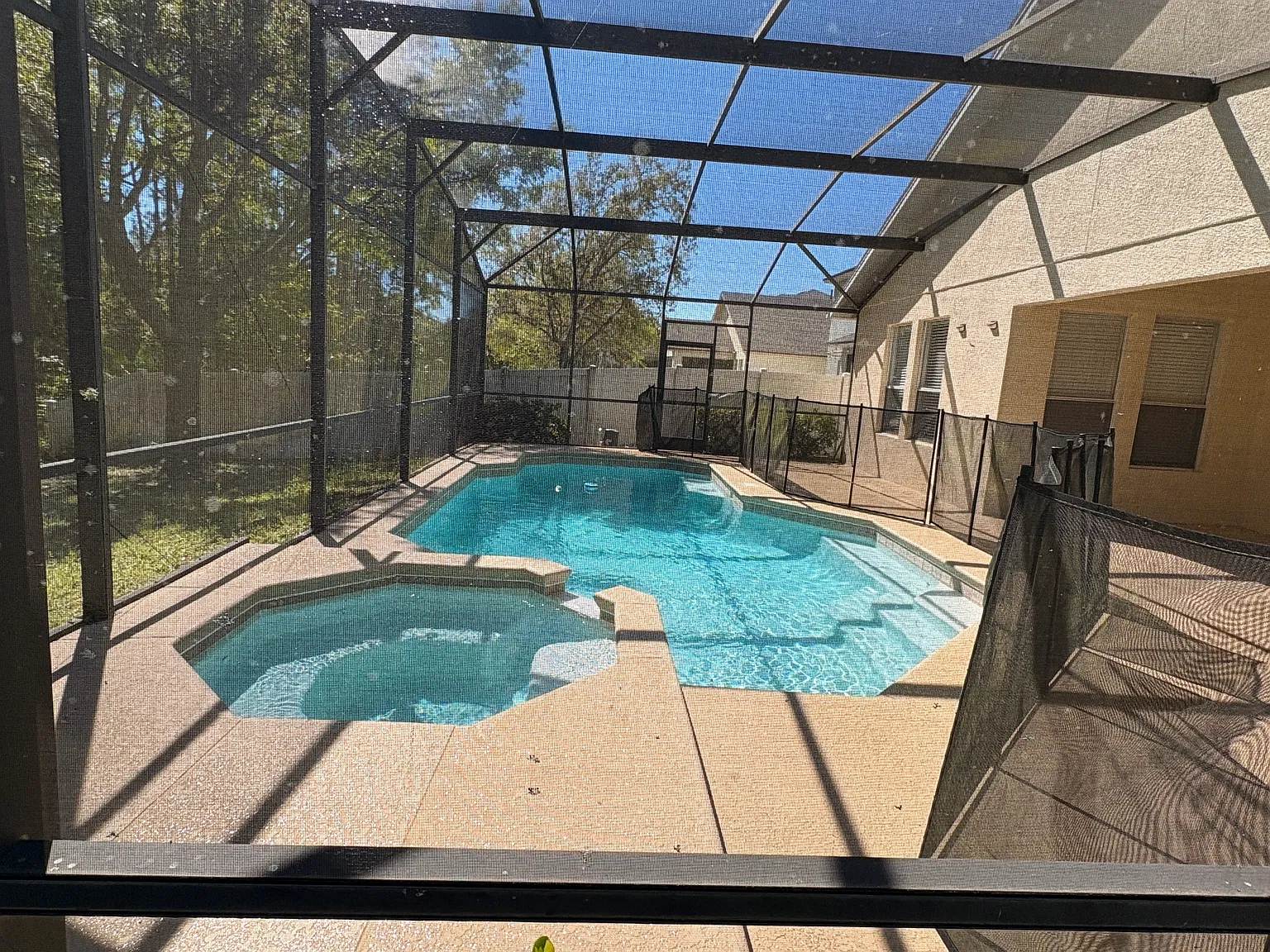 3 bed, 2026 sqft, $3,950 — Photo 3