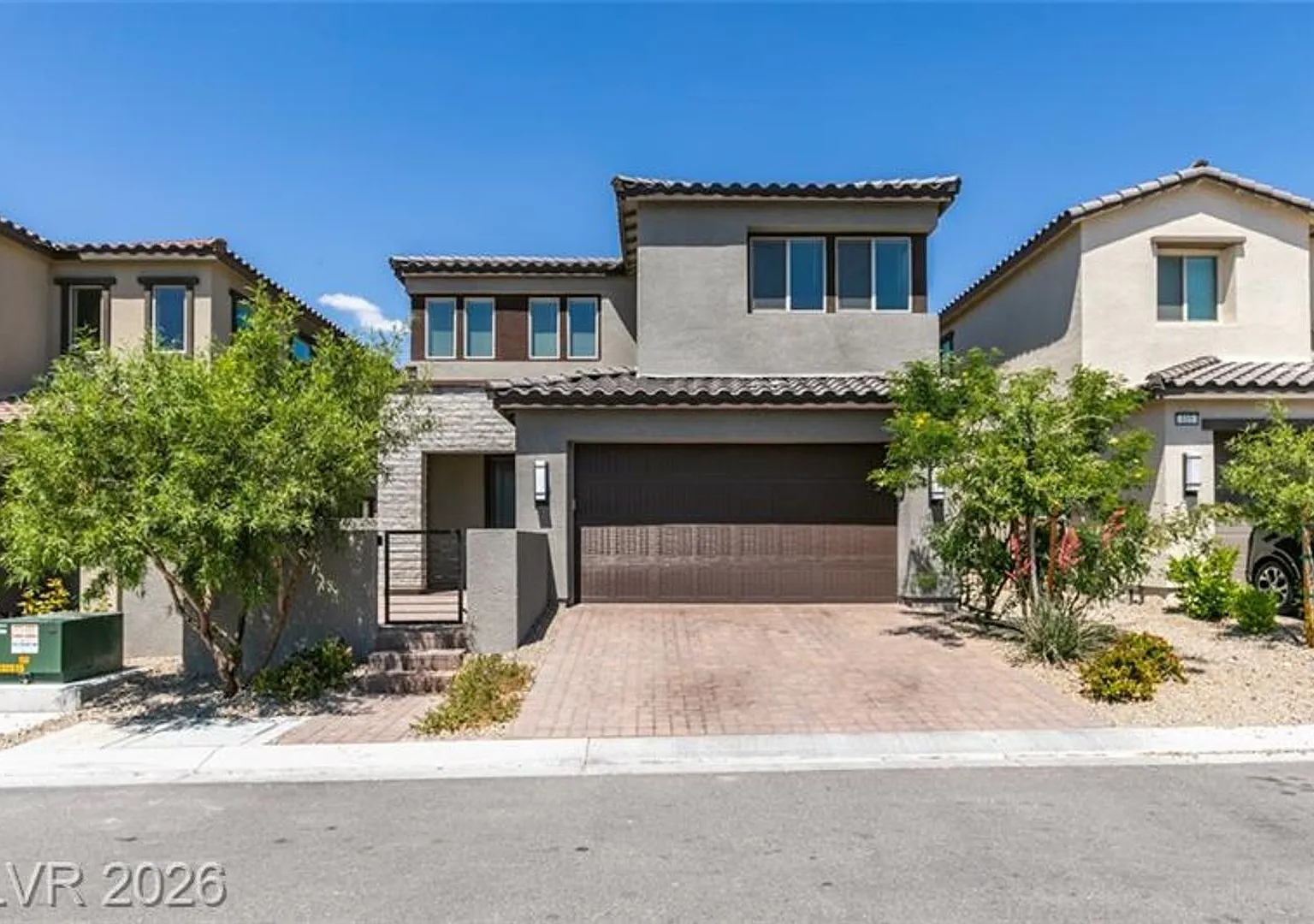 Beautiful 4 Bedroom Property In Gated Community! — Photo 2