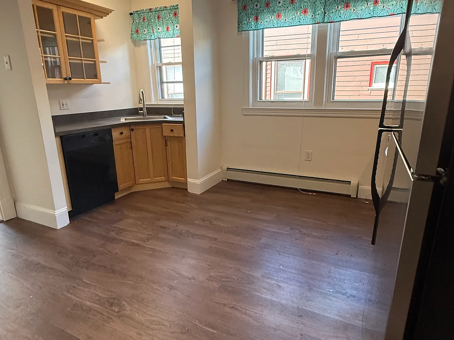 3 bed, 1280 sqft, $3,000 — Photo 2