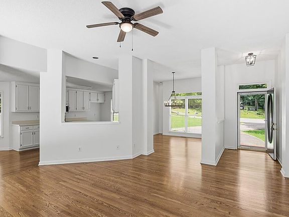 3rd image of 187 Cypress Dr
