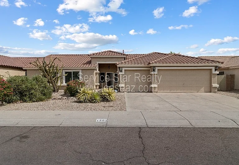 1502 E Maldonado Dr — Photo 1