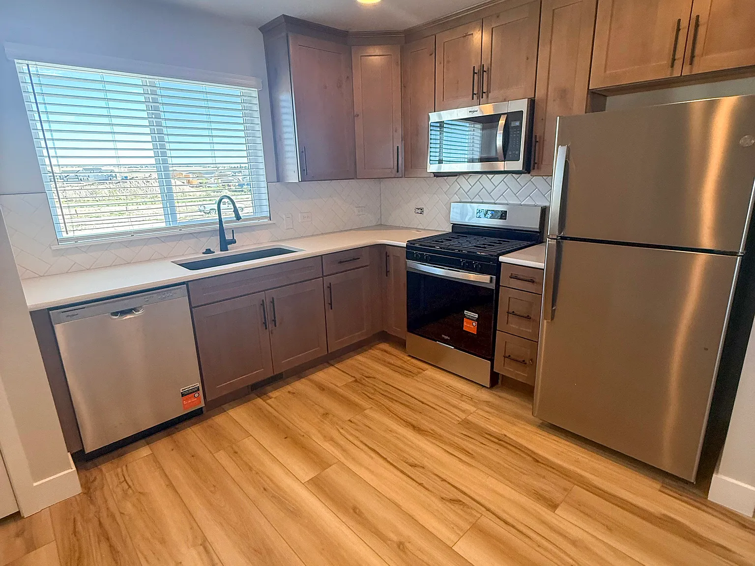 1 bed, 700 sqft, $1,650 — Photo 4