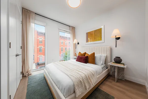 Bedroom, photo 1