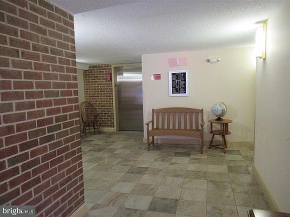 2nd image of 15300 Beaverbrook Ct Unit 88-2A