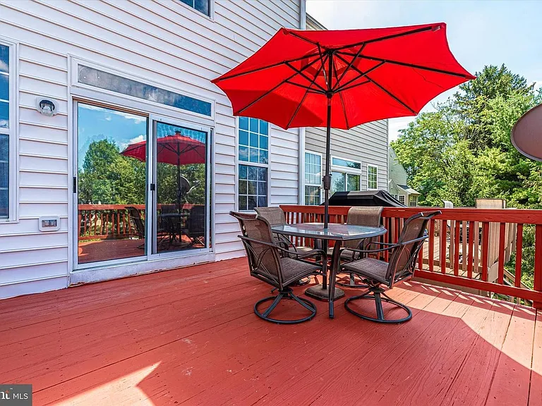124 Cavenrock Ct — Photo 16
