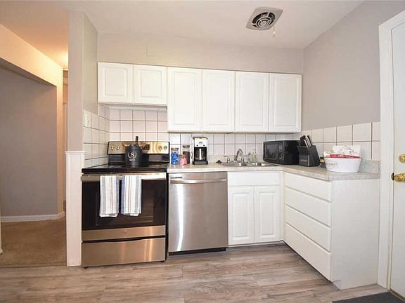3rd image of 9744 Margo Ann Ln