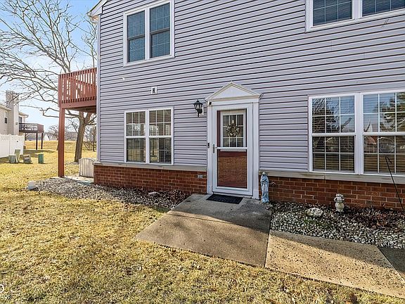 2nd image of 16931 Mapleton Pl